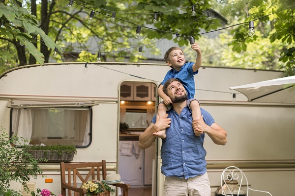 Famille au camping